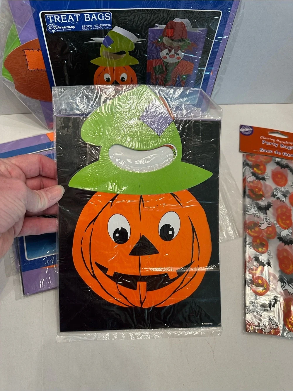 Vintage NOS Treat Bags Halloween Pumpkin Witches Scarecrow Design